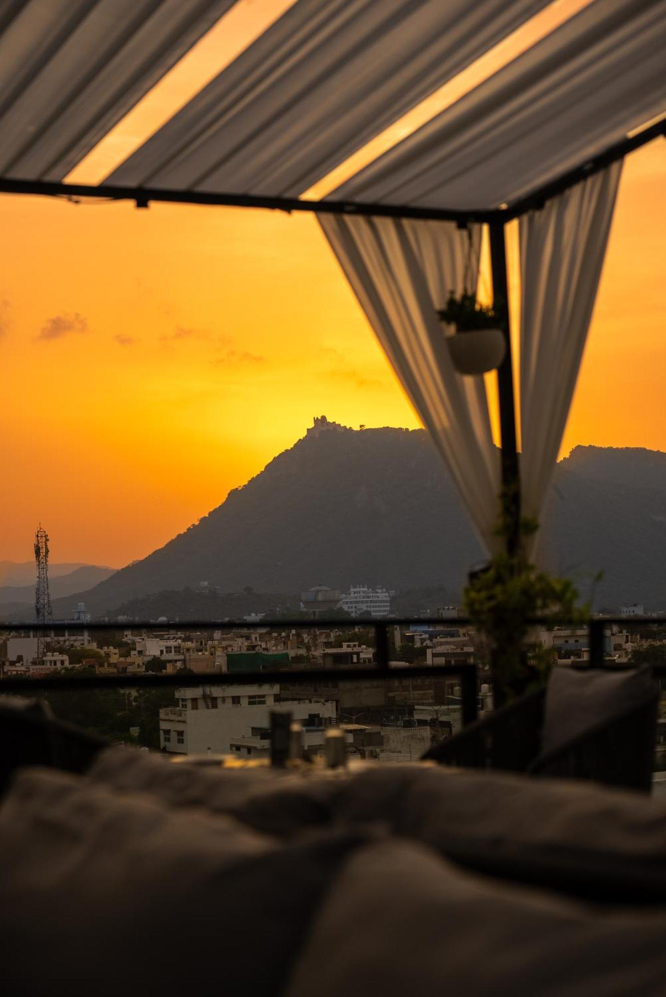 Dheergarh Palace Udaipur Eksteriør billede